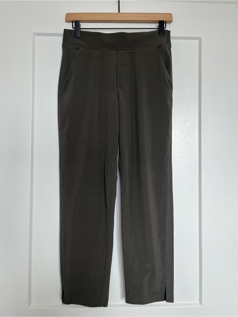 Athleta Olive Green Commuter Pants Stretch Pull On Ankle Slit Size 2 Petite